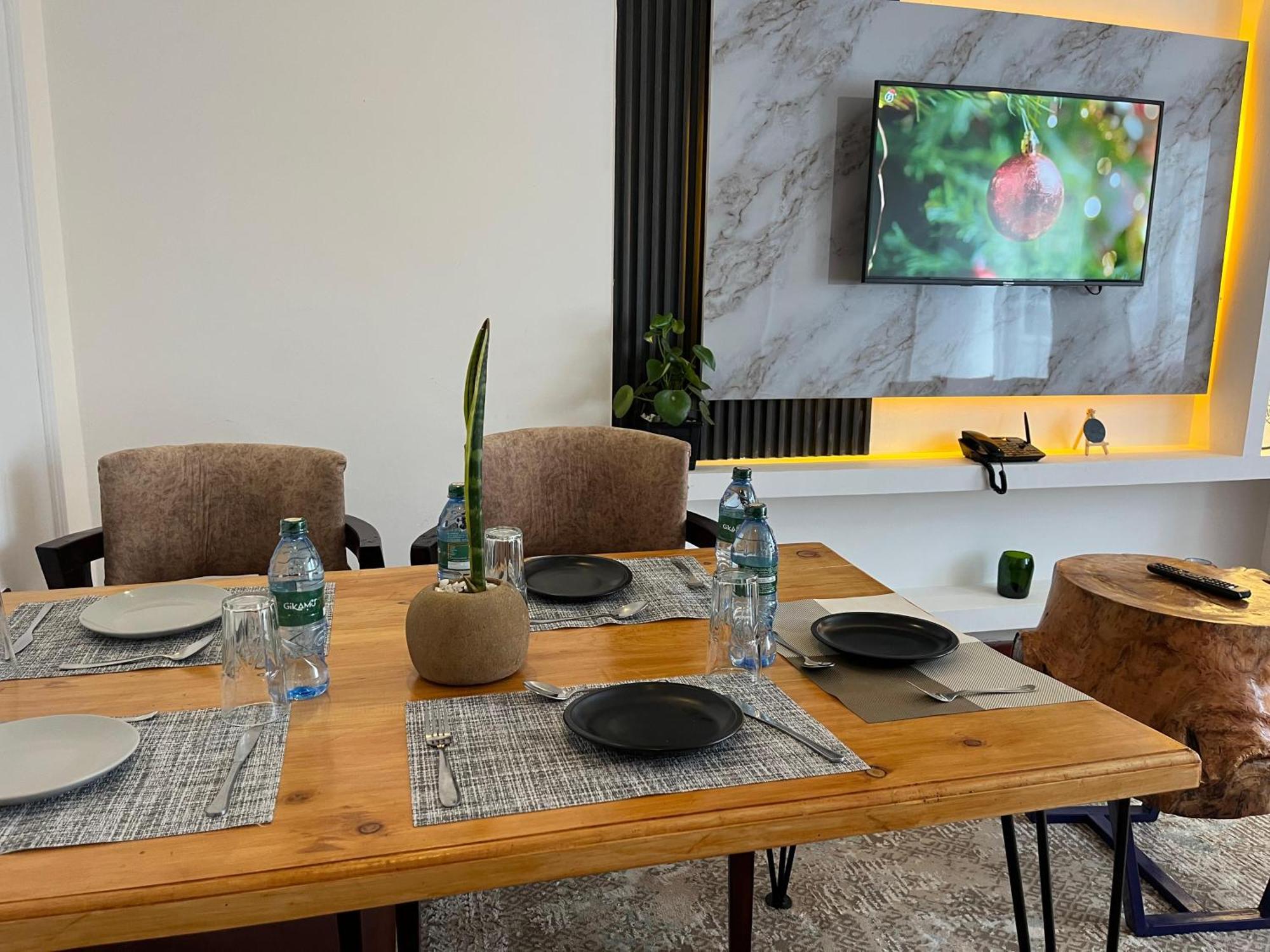 Rafiki House Hotel Нанюки Екстериор снимка